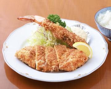 ロースカツ定食+エビフライ付き