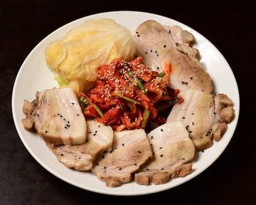 ポッサム(むし豚キムチ)セット(2-3人前) Bossam (Steamed Pig Kimchi) Set (2-3 People)