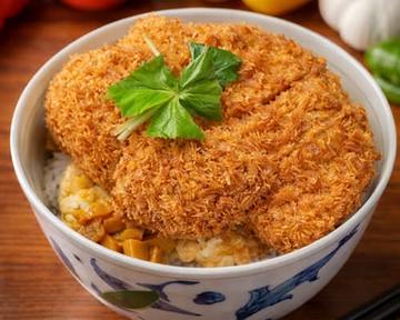 女王様のとじないロースカツとヒレカツのミックスカツ丼