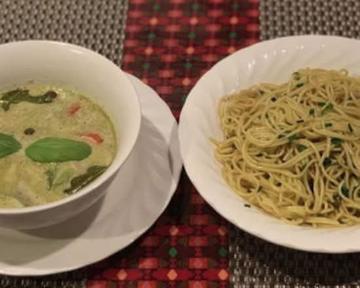グリーンカレーチョウミン Green Curry Chow Mein