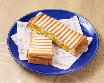 エッグチーズチキンホットサンド