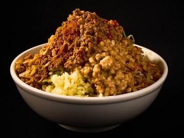デカ盛り汁なし豚そば【キーマカレー】