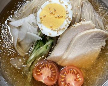 シャリシャリスープの特製冷麺 [Cold Reman]