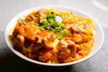 人気No.3  鶏ヶ屋の極み親子丼(鶏 80g) oyakodon(80g chicken)