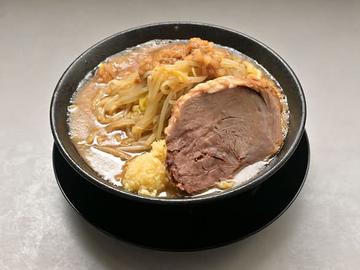 ラーメン(ウデ肉)【肉肉しい食感】