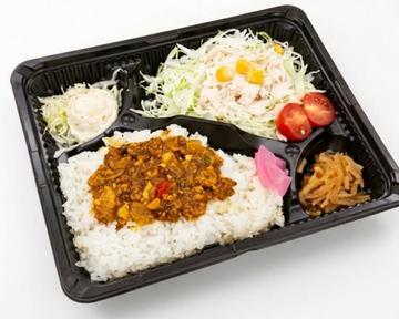 ドライカレー&鶏むね肉のさっぱりサラダ