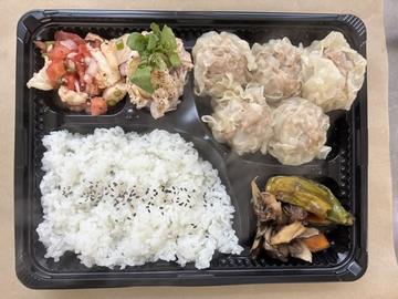 とうもろこし鶏焼売+惣菜4種盛り弁当(写真は一例です。内容はInstagramの今週の投稿をご確認ください。)