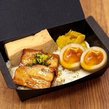 選べるおかずの豚角弁当 Butakaku Bento