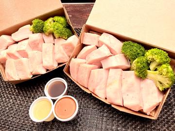 チキン600g&ブロッコリー120g (たんぱく質 Protein 98.0g/糖質 Sugar 8.4g/脂質 Fat 7.6g)