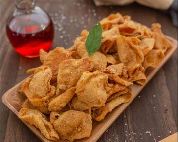 大人気バリバリ台湾風鶏皮揚げ Taiwanese-style fried chicken skin