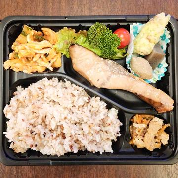早乙女のぶりの西京漬け弁当お茶つき