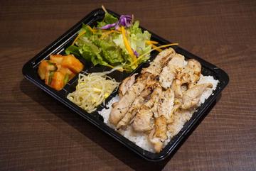 自家製チキン弁当