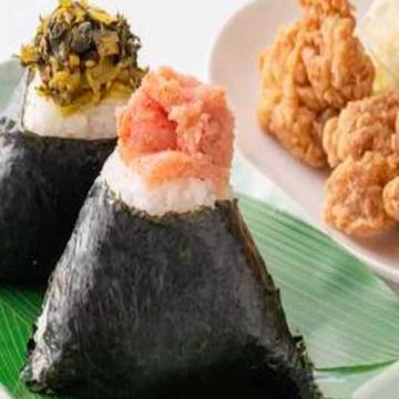 おにぎり二つ(明太子・高菜)・唐揚げ二つ