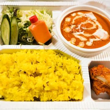 Cお好きなカレー+ライス弁当(チキンティッカ、サラダ付き)