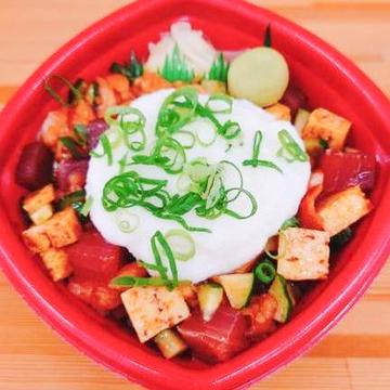 (福岡どん丸限定ご飯大盛無料)バラとろろ 丼