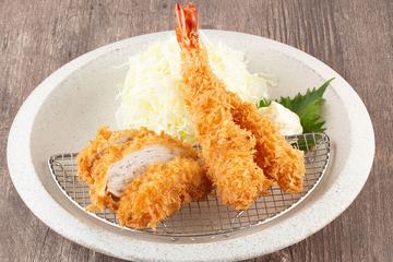 熟成重ねかつSサイズ＆海老フライ2本弁当