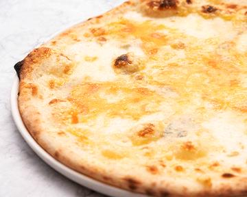 クワトロフォルマッジ 4Kinds of Cheese Pizza