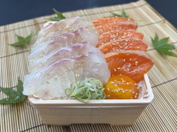 サーモンと鯛の熟成漬け丼 Marinated salmon and sea bream rice bowl