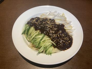 ジャージャー麺