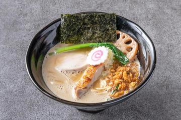(醤油)鶏白湯ラーメン