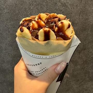 8. トリプルチョコレートバナナクレープ