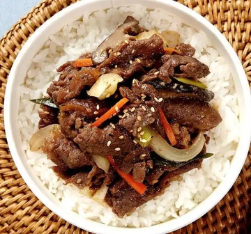 【ドリンク付き】牛プルコギ丼(おかず2品付き) /Bulgogi Rice Bowl /