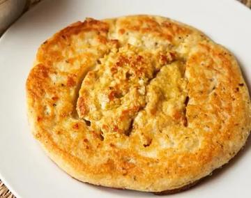 ネパール風緑豆の肉入りパンケーキNepali-style Green Gram Pancake with Meat