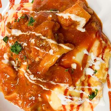 オムライス、チキンのトマト煮ソース