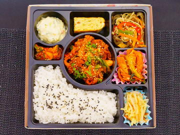 豚肉ピリ辛炒め定食弁当   