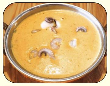 シーフードカレー(ナン付き)