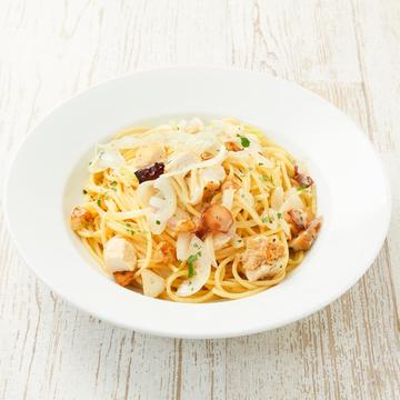 鶏肉と玉葱のペペロンチーノ
