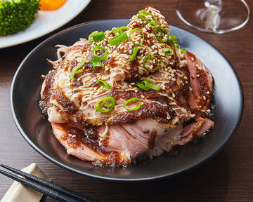 ローストポーク丼