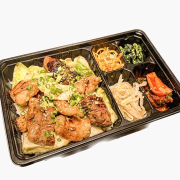 新鮮ホルモン弁当 特製味噌ダレ