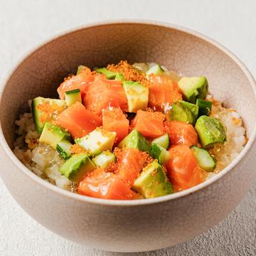B3|アボカドサーモン丼 Avocado and Salmon bowl