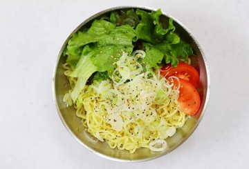 * 道産名物ラーメンサラダ