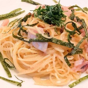 ガーリックバターとイカの明太たらこパスタ(こってり)