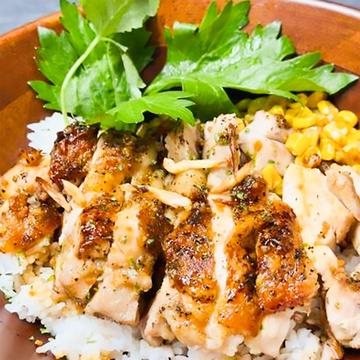 チキンステーキ丼 chicken Steak Bowl