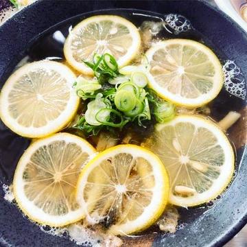 塩こうじレモンかすうどん