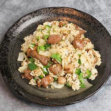 ラム肉入り炒飯(孜然羊肉炒)