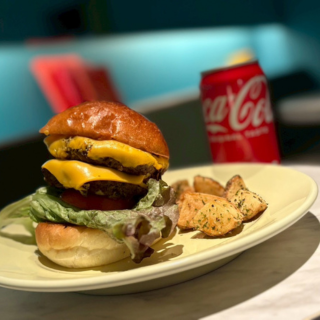 ダブルチーズバーガー / O.E.C. DOUBLE CHEESE BURGER