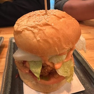 チキンジンガバーガー＆ポテトフライセットChicken Zinger Burger ＆ Potato Fry Set