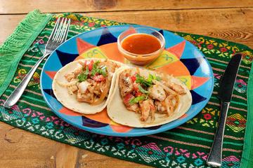 タコス・デ・ペスカド(2枚)/TACOS DE PESCADO