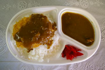メンチカツカレー弁当