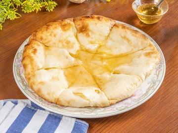 はちみつチーズナン(Honey cheese nan)