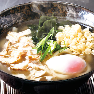 亀一スペシャル牛ホルモンかすうどん