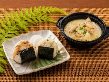 もつ煮込み+おにぎり2個セット