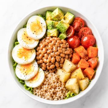 【腸活×高たんぱく】納豆と半熟卵のヘルシーサラダボウル