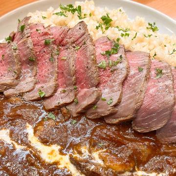 煮込み牛タンハヤシライス ローストビーフトッピング
