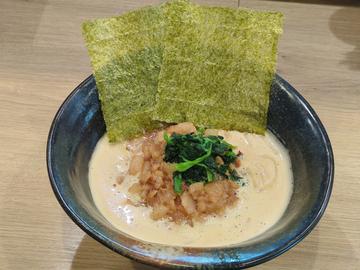 背脂家系豚骨ラーメン