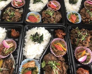 豚カルビ弁当(目玉焼き付き)